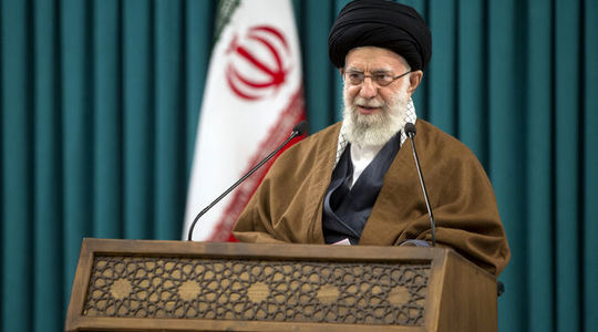 رهبر معظم انقلاب: خواستار توقف جنگ در اوکراین هستیم | آمریکا رژیمی بحران‌زاست و ما باید عبرت بگیریم